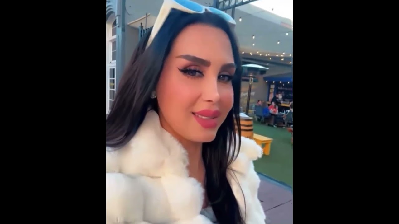 هند القحطاني تستعرض جمال جسمها وكيف معالم الأنوثه واضحه😍طالعه اتمشى بمدينتي الجميله😍