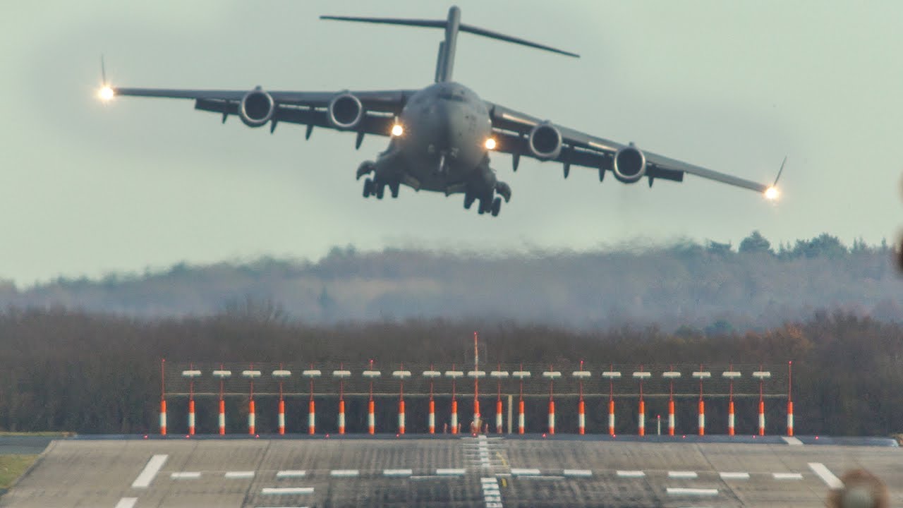 CROSSWIND LANDING of a BOEING C-17 at Düsseldorf - C17 LANDING, DEPARTURE (4K)