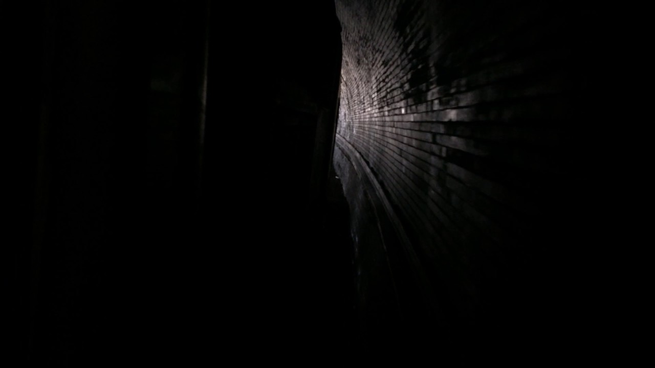 Class 37 through Whitehaven tunnel