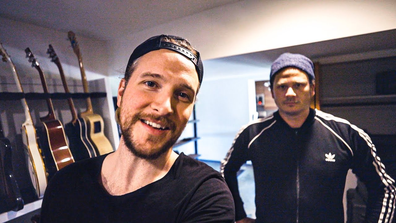 What's in Tom DeLonge's Camera Bag?!