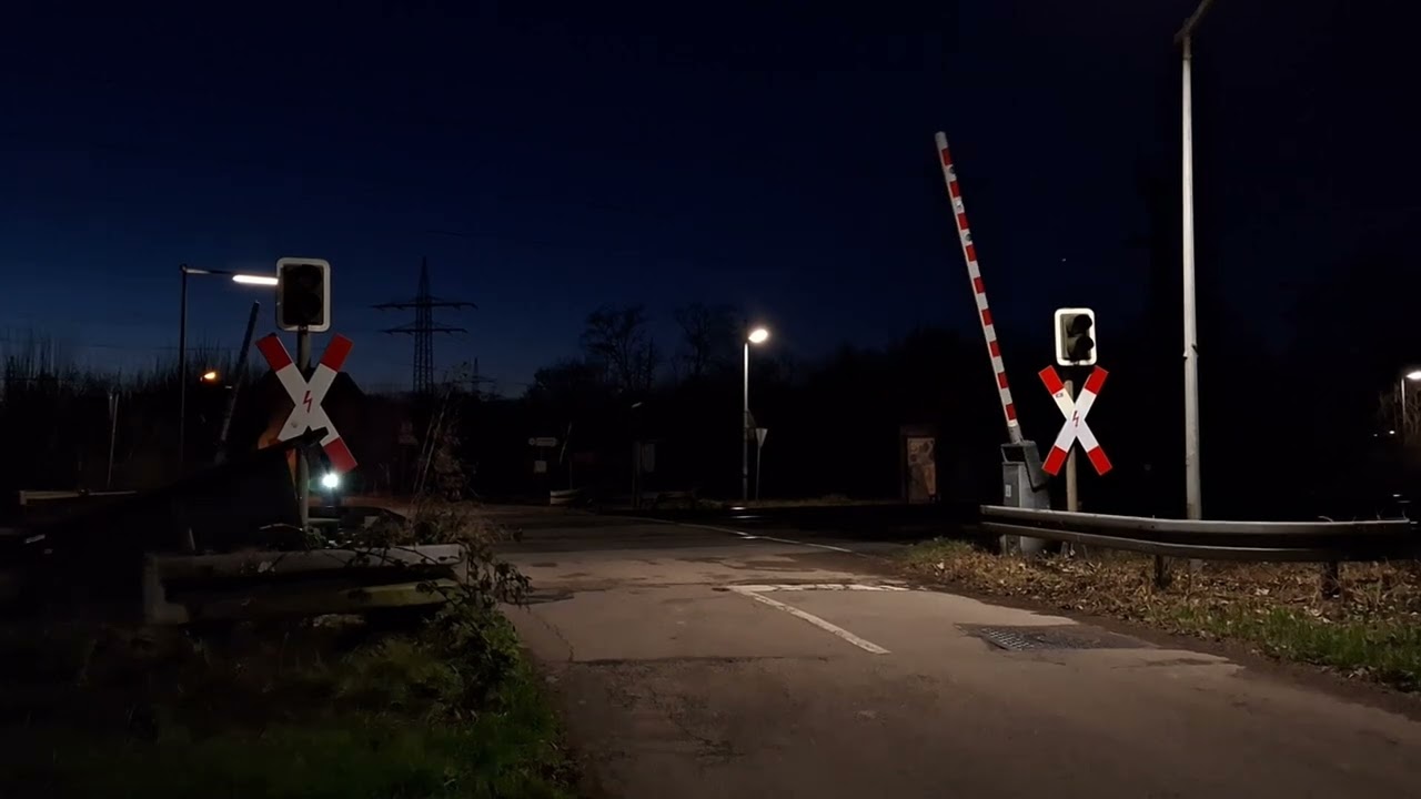 [4K] Bahnübergang Karlsruhe, Rüppruhr - FÜ 60