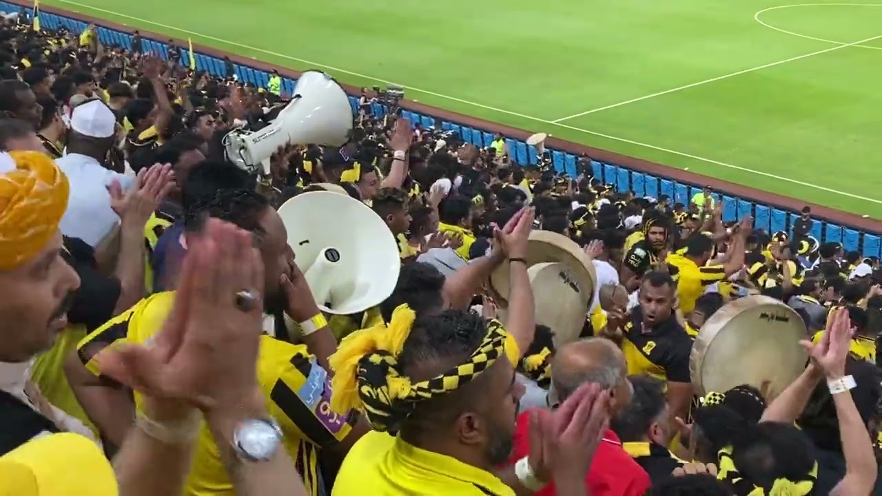 تشجيع وحماس جمهور الاتحاد امام الباطن ولحظة الهدف 💛🖤🎼