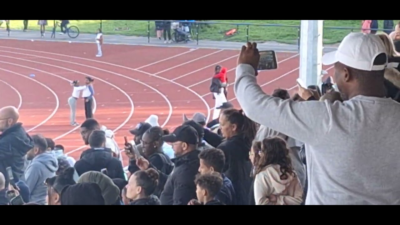 AS ERMONT   CRI DE GUERRE  u14 ( G) et u15 ( F ) CHAMPIONS EN CHAMPIONNAT VAL D'OISE.  D1 et R3 .