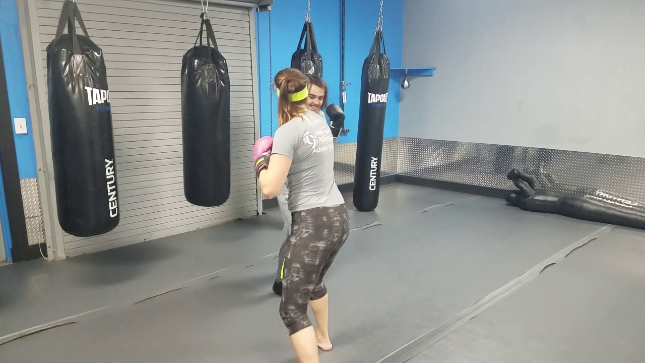 kickboxing group exercise