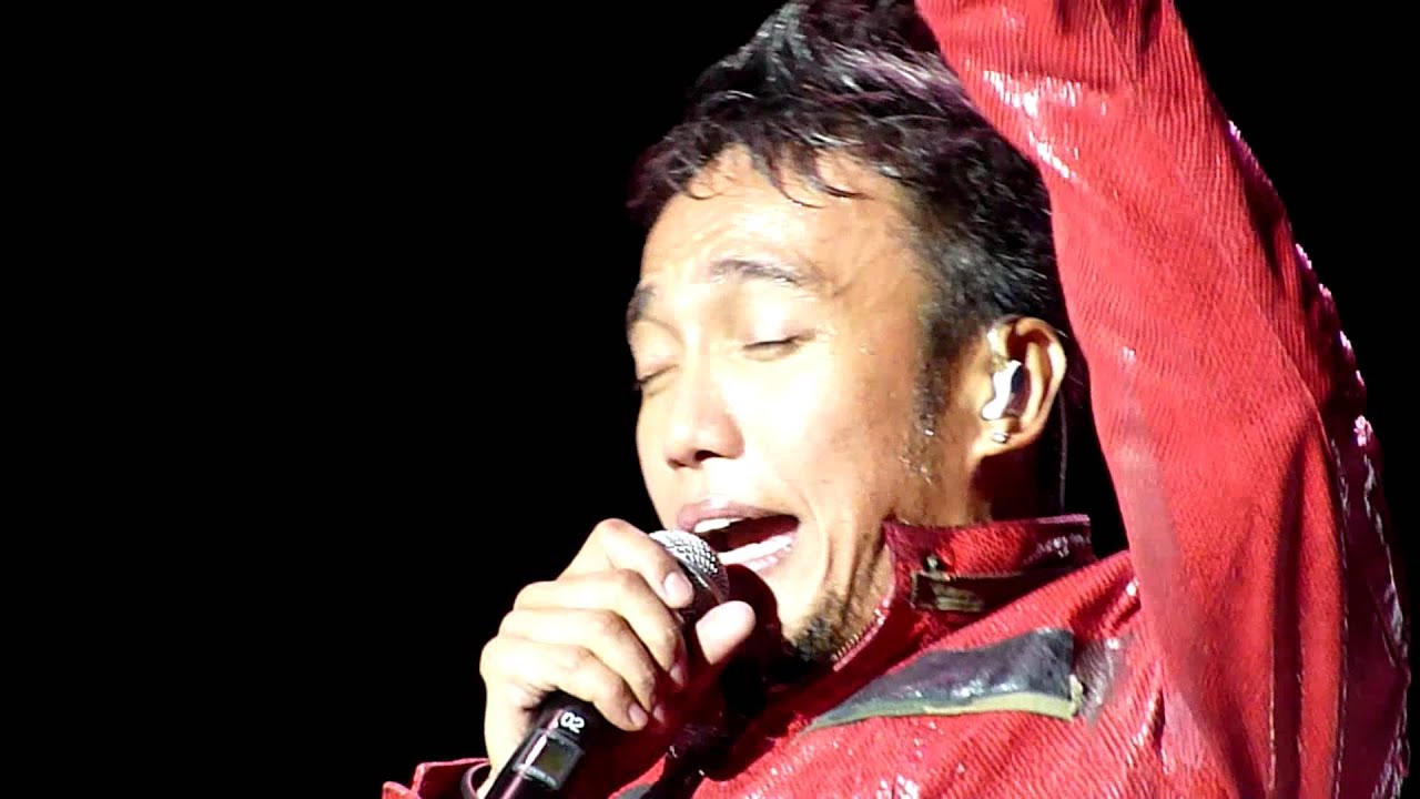 Journey - Only The Young & Guitar Solo (Live - Manchester Arena, UK, May, 2013)