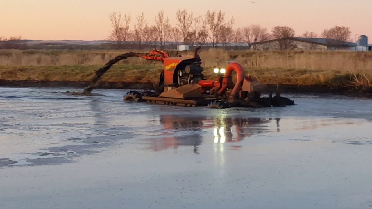 Nuhn lagoon crawler