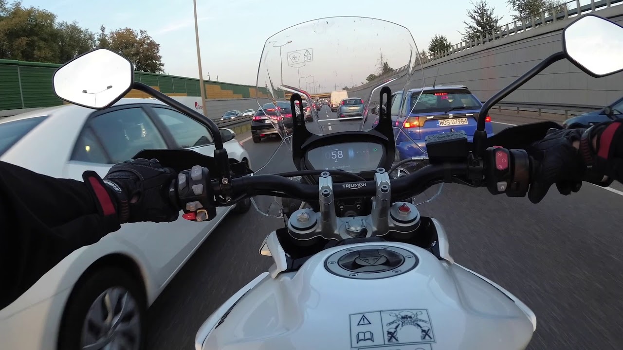 Triumph Tiger 800 XCA w mieście