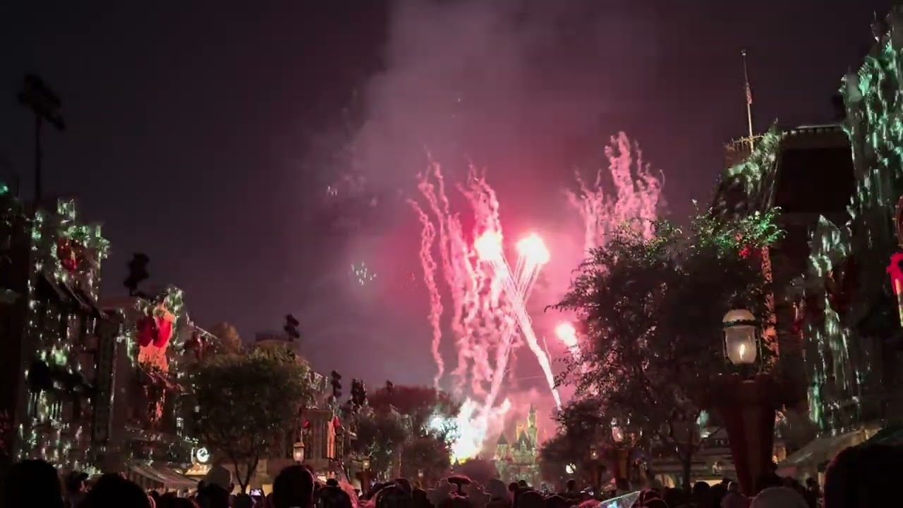 Disneyland - Halloween Screams Fireworks 08.22.2025 