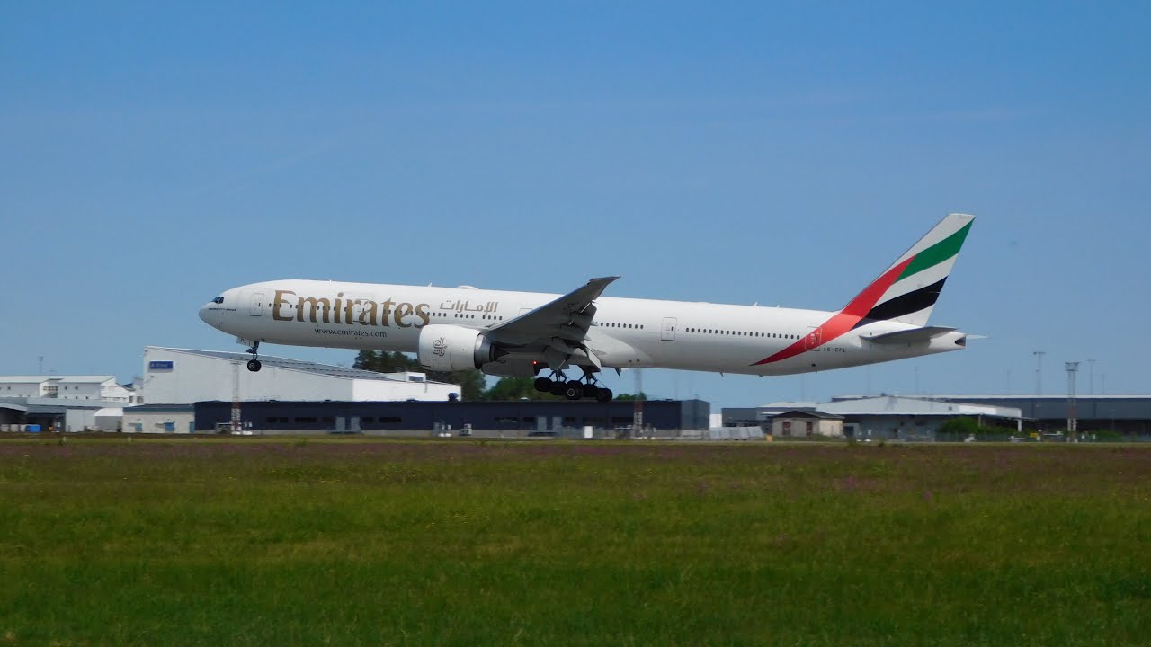 Emirates 777-300ER Economy Class Dubai to Stockholm