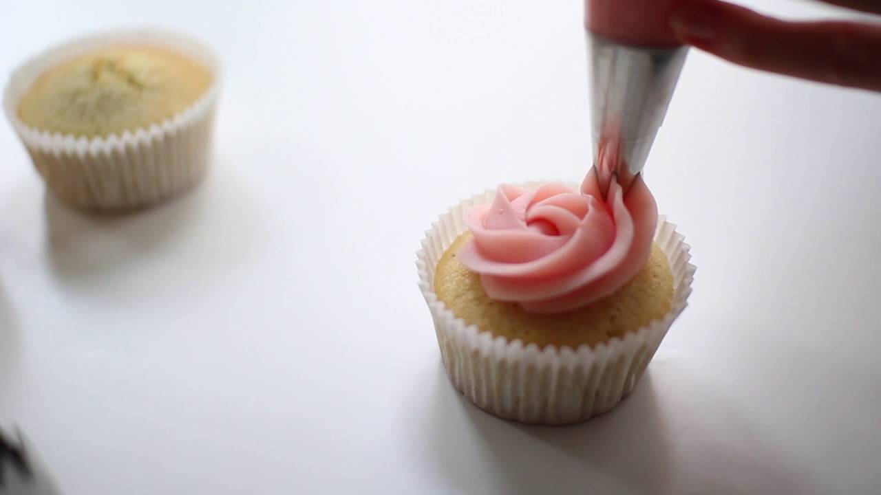 Sternt&uuml;lle #1M f&uuml;r Buttercreme Dekoration - Tipps und Spritztechniken f&uuml;r Cupcakes
