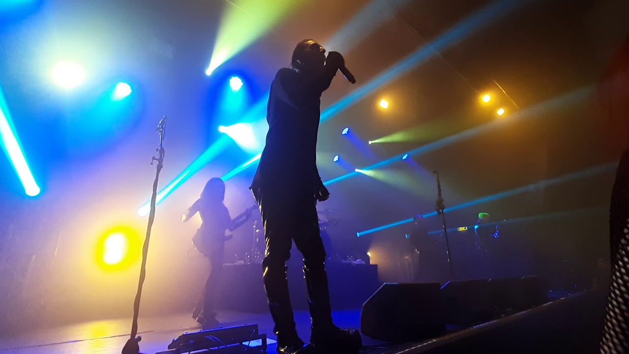Motionless In White - Holding On To Smoke |Live in Vienna 2019.12.01.|