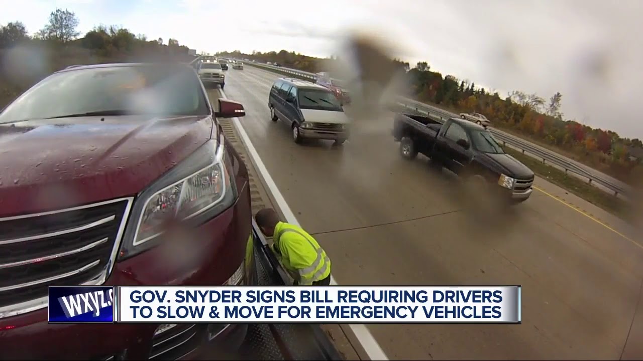 Law: Michigan drivers must slow by 10 mph to pass emergency vehicles