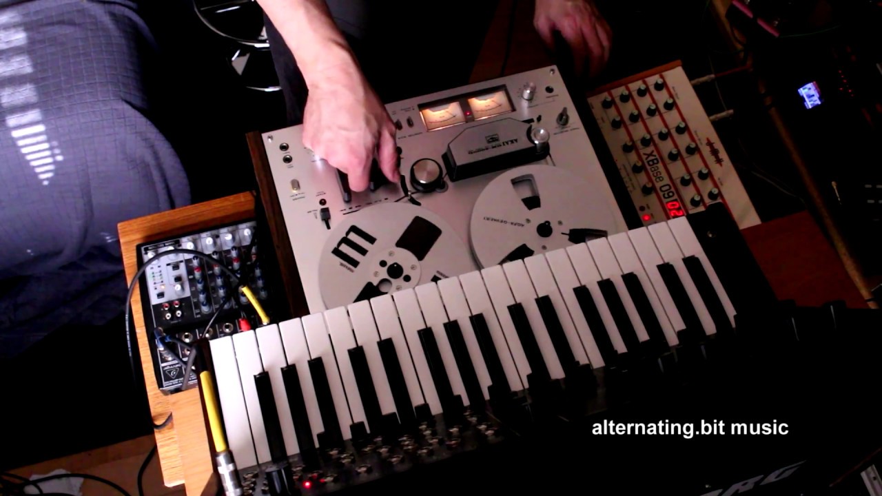 Tape Echo - Reel to Reel space echo loop effect (dub techno)