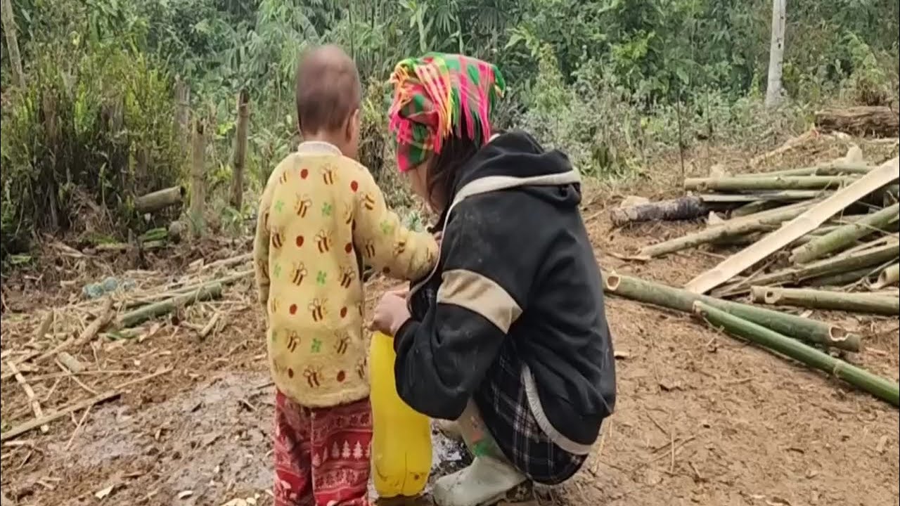 Aunt and Nephew Beg for Water with a Bamboo Tube – What Happened Next Will Shock You 😢💔 
