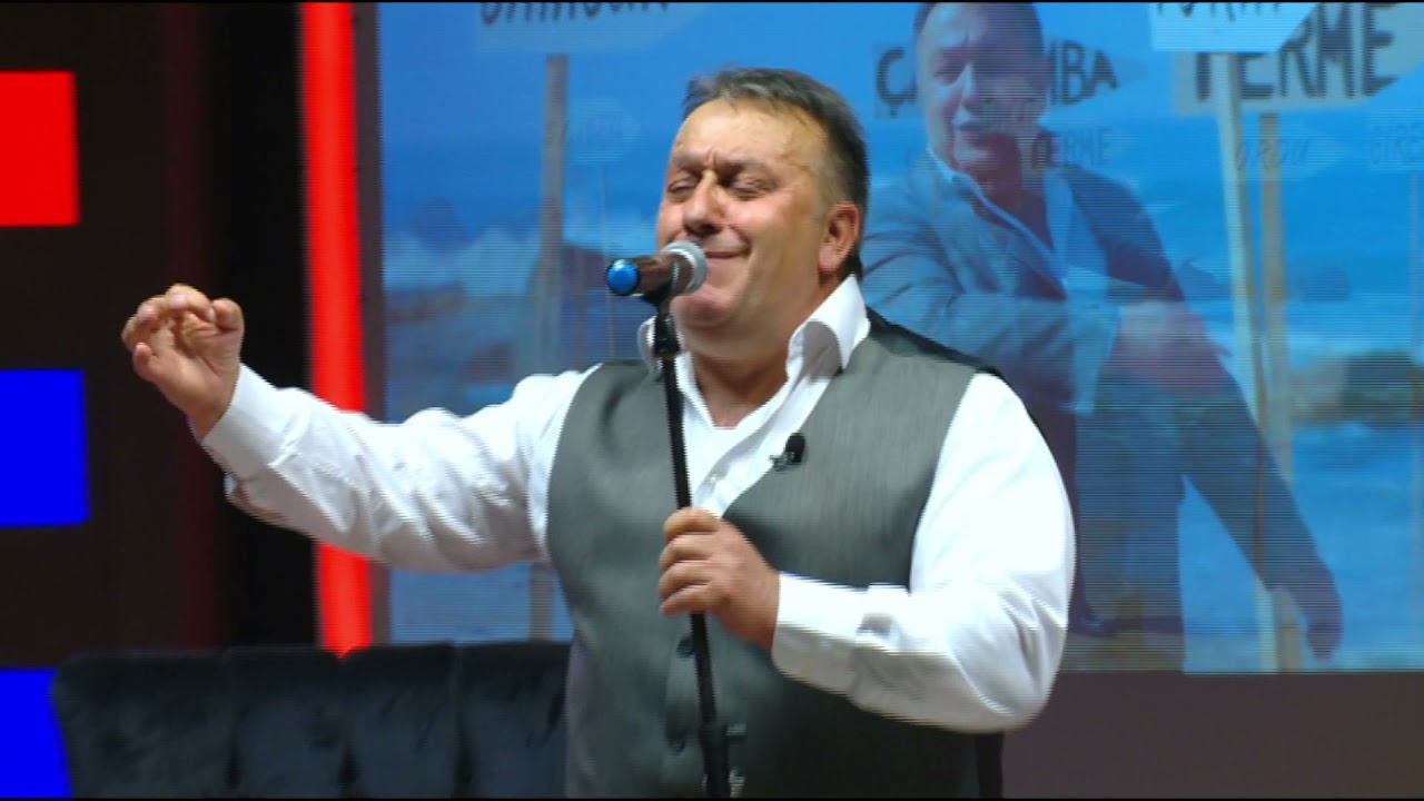 İsmail TÜRÜT Tavuklar Pulli Pulli ve Potpori ( Canlı Performans )
