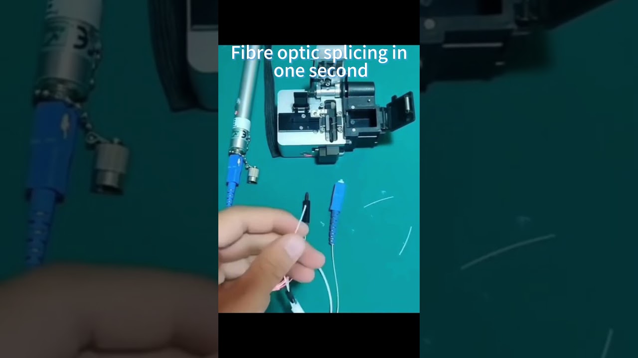 Optical fibre fusion splicing in one second #fiber #china #ftth #factory #optical #ftta #optic