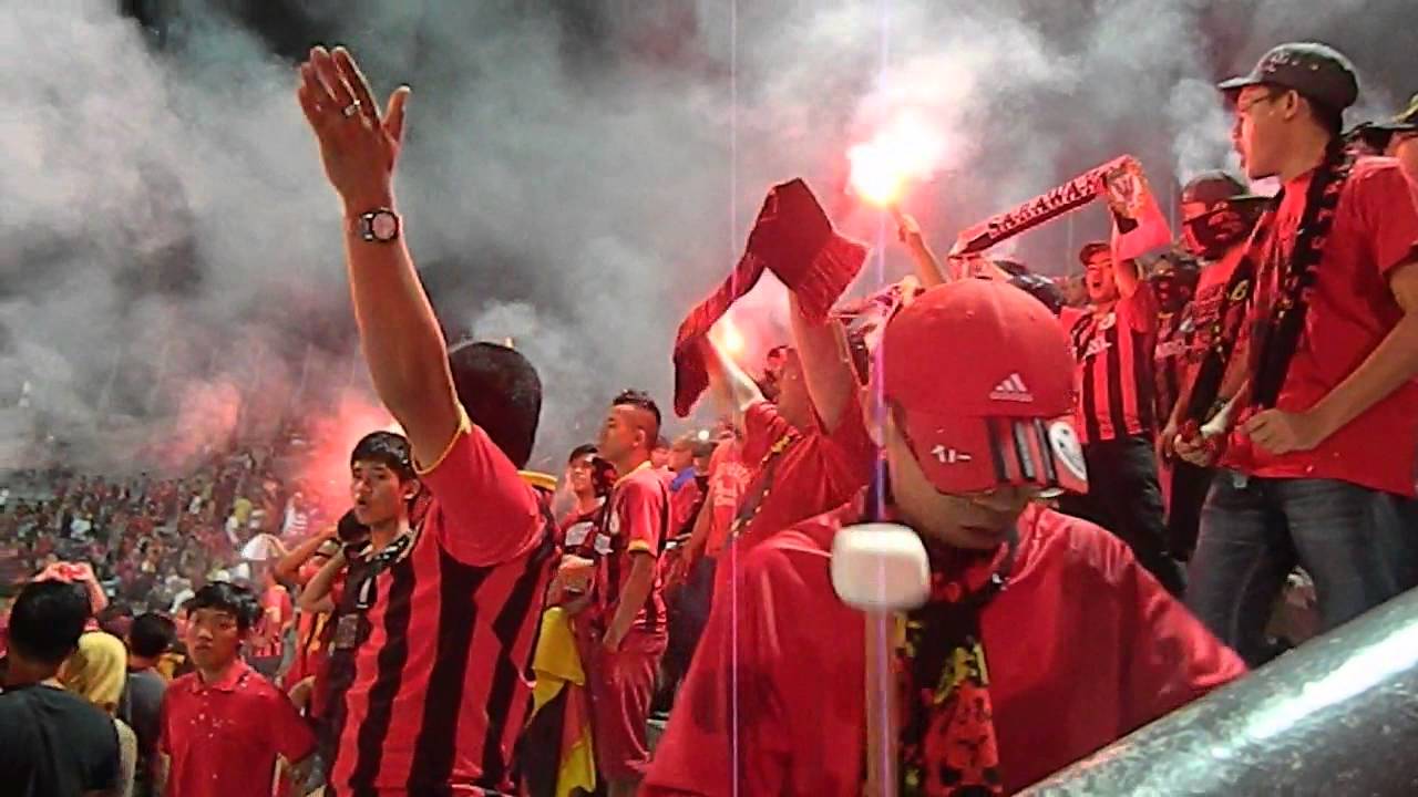 penyokong sarawak GB13 yang fanatik