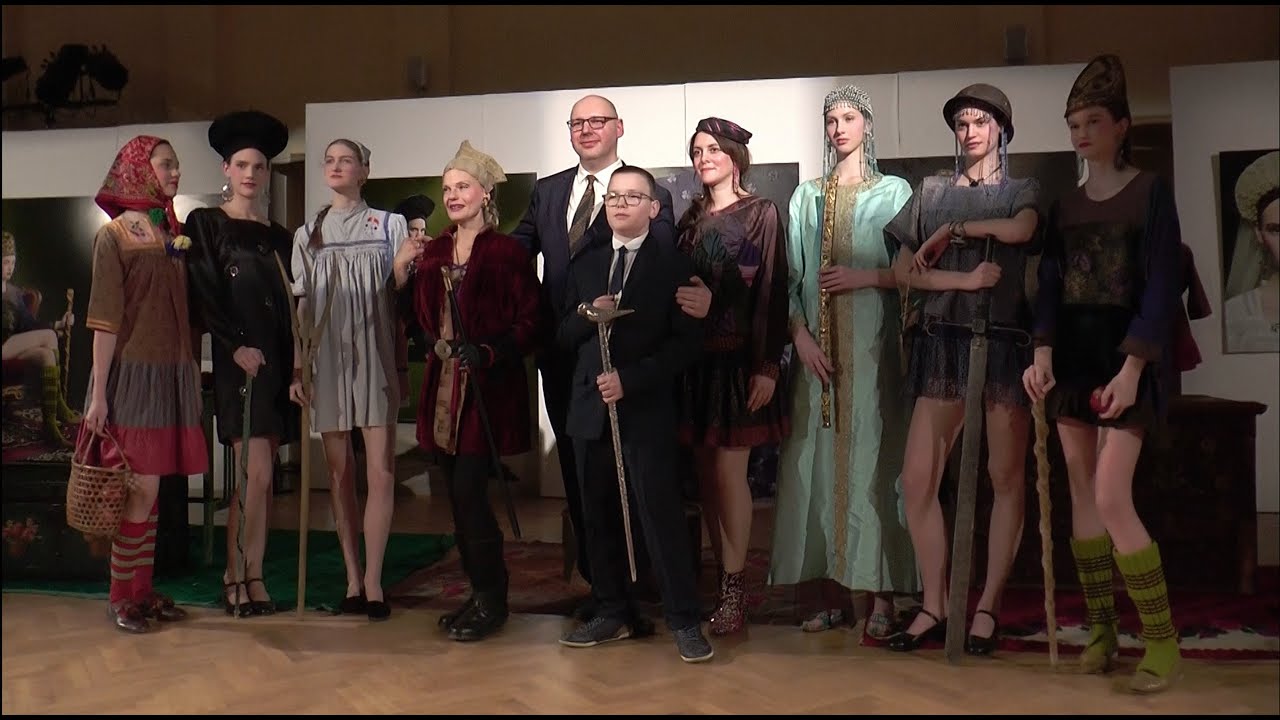 Modni spektakl fotografa Pavela Surovog u dvorcu Eđšeg o kome će se još dugo pričati!