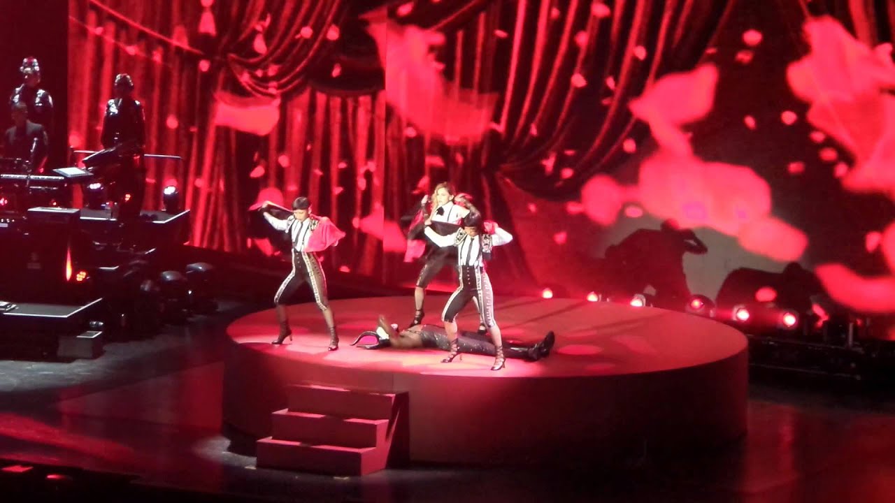 Living for Love & La Isla Bonita LIVE Madonna 9-17-15 Madison Square Garden, NY