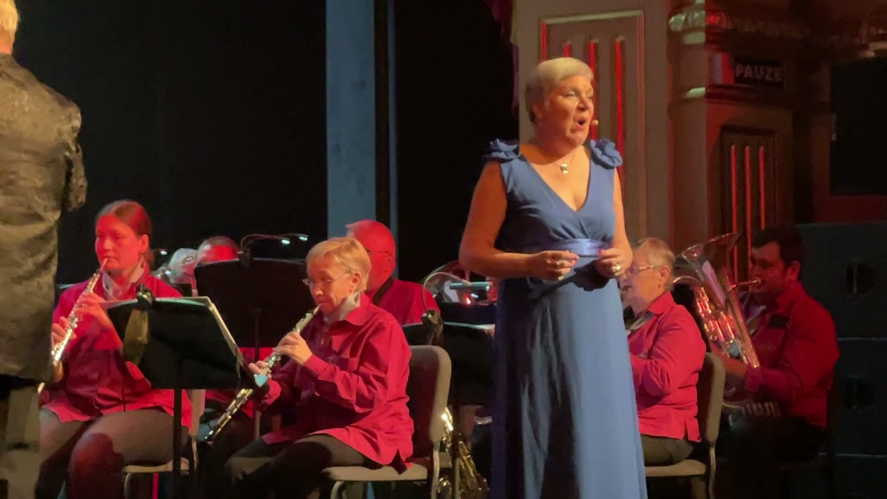 Vera Lynn Forever - arr. voor harmonie van Willy Hautvast