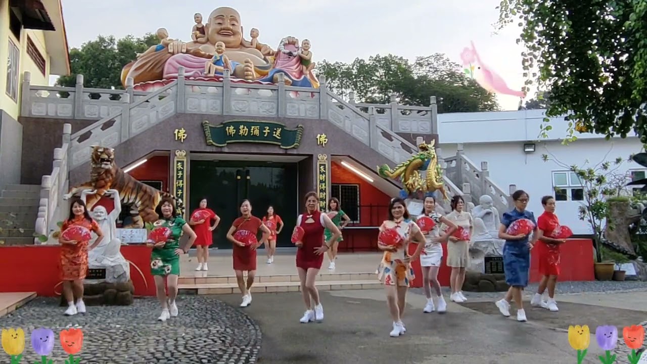 「敲敲门」自编扇子舞