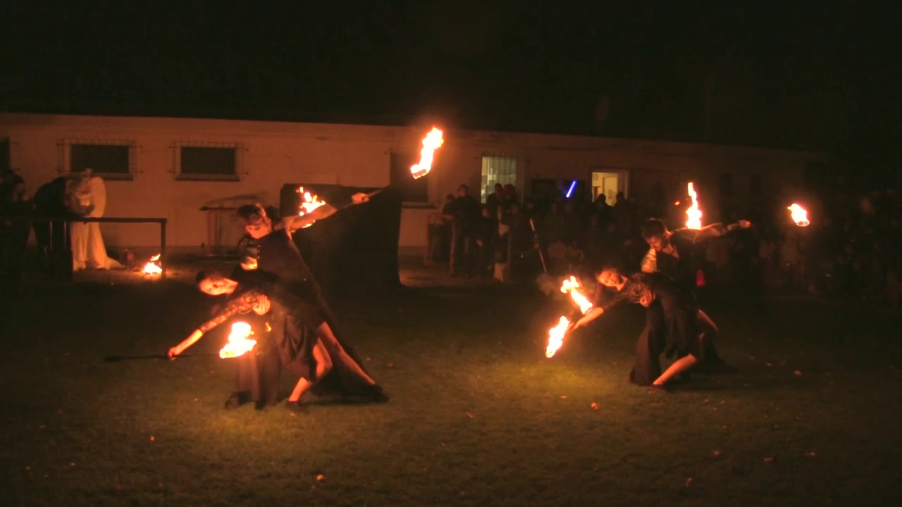 Ohňová show skupiny T.E.T.R.I.S.