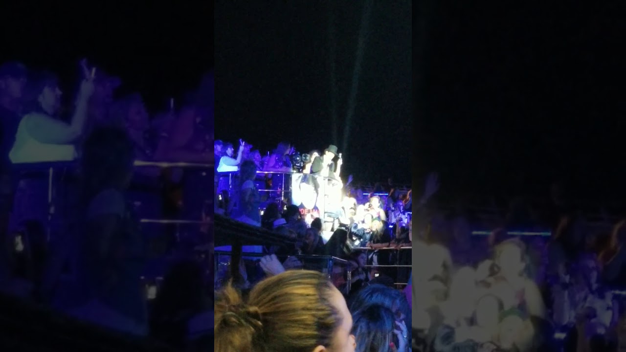 NKOTB Cruise 2017 Joe singing by me and Kala's sign Blockhead Ball night