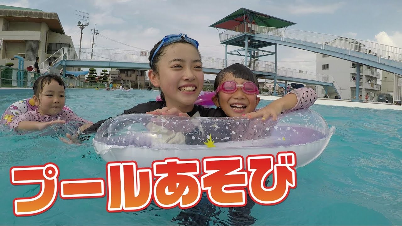 流れるプールで背泳ぎの特訓!まさかのプールにゴリラ乱入w!?