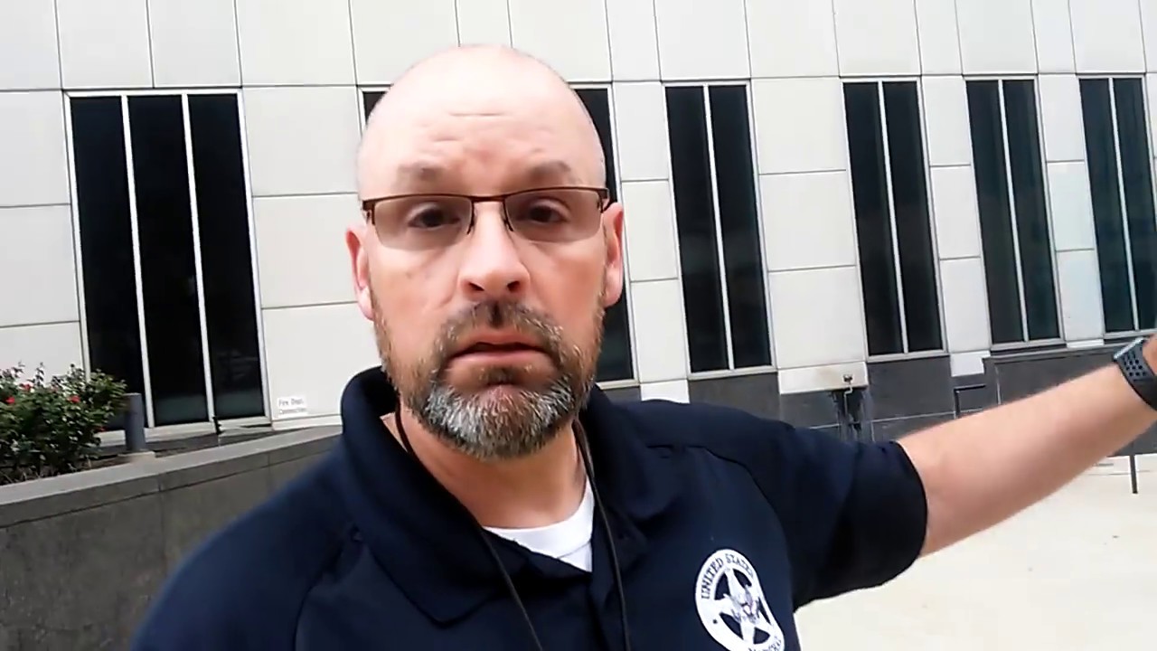 5-31-18 Federal Courthouse guards tries taking phone first amendment audit cleveland ohio