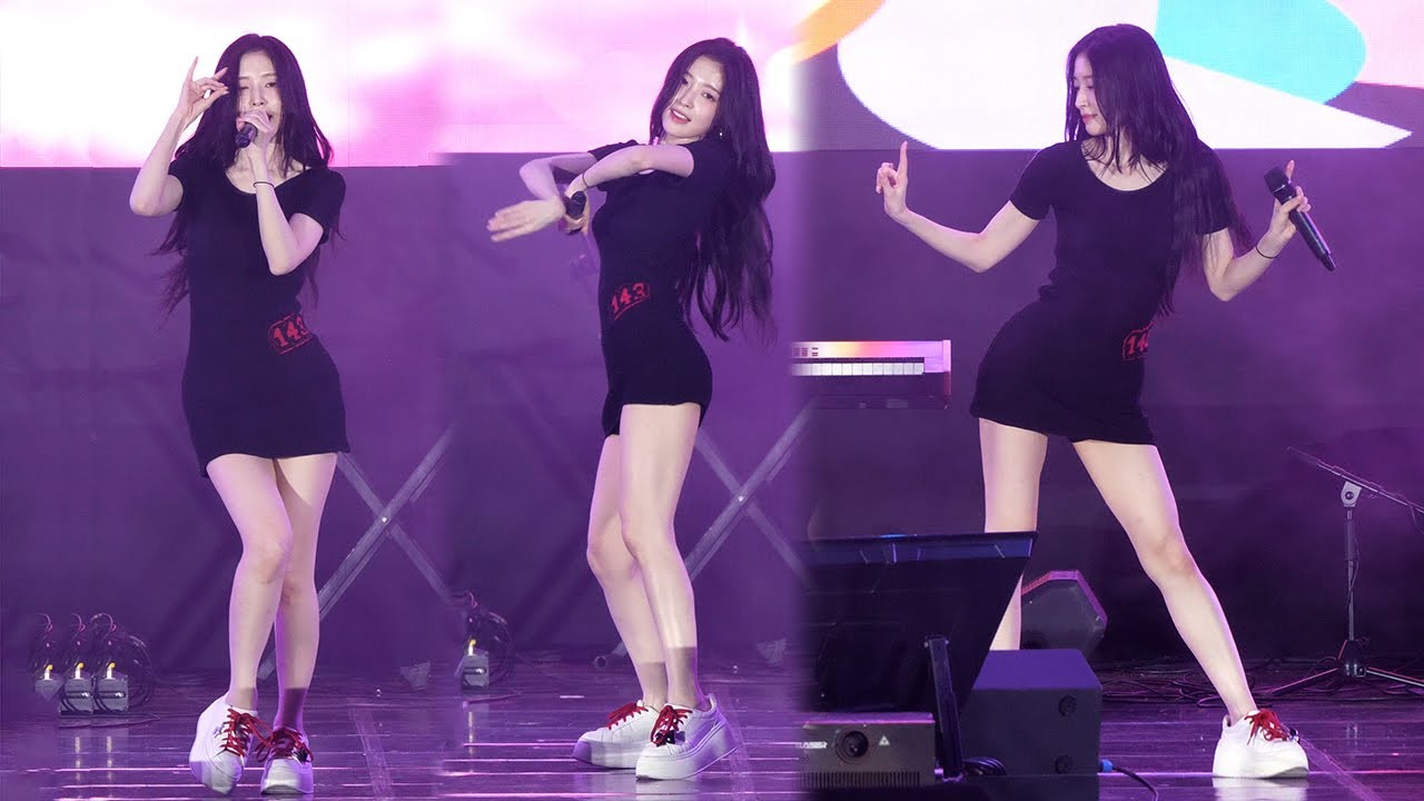 오마이걸 아린 직캠 4K '살짝 설렜어' (OH MY GIRL ARIN)｜241011 대전서구아트페스티벌