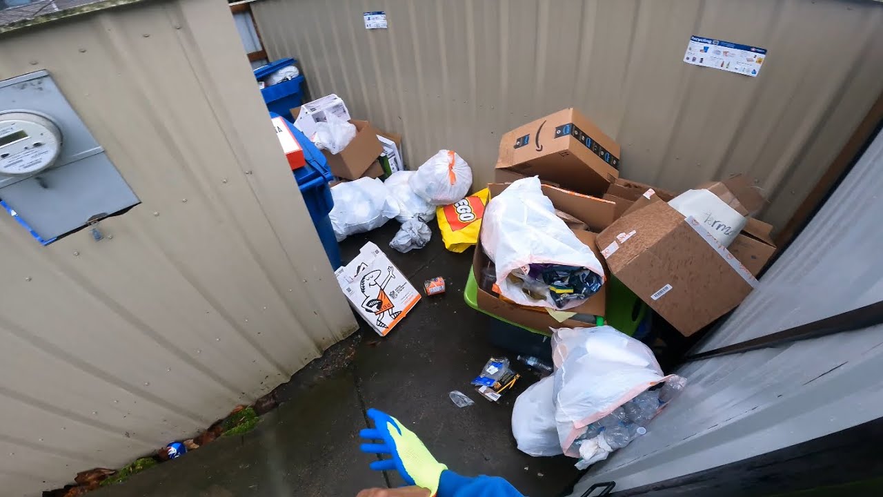 1 Enclosure, 9 Totes | Christmas Aftermath Pt. 4
