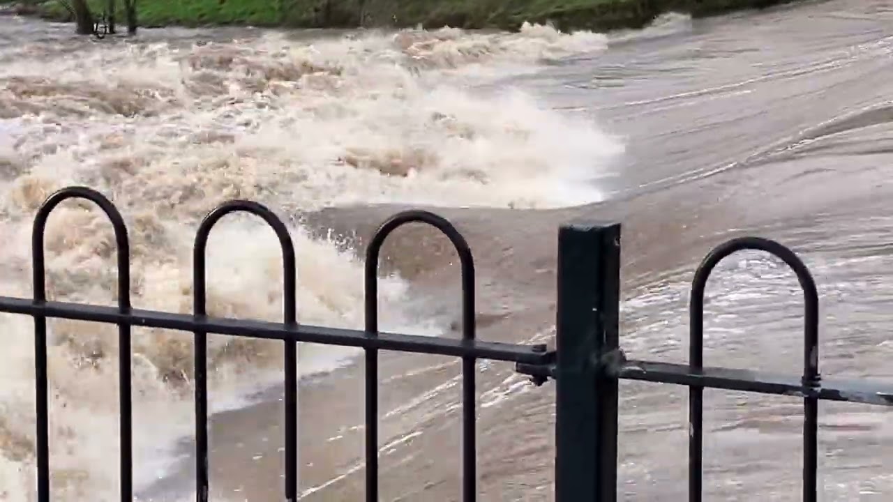 Storm Chandra Exeter Devon floods 27/01/26 Mill on the Exe pub