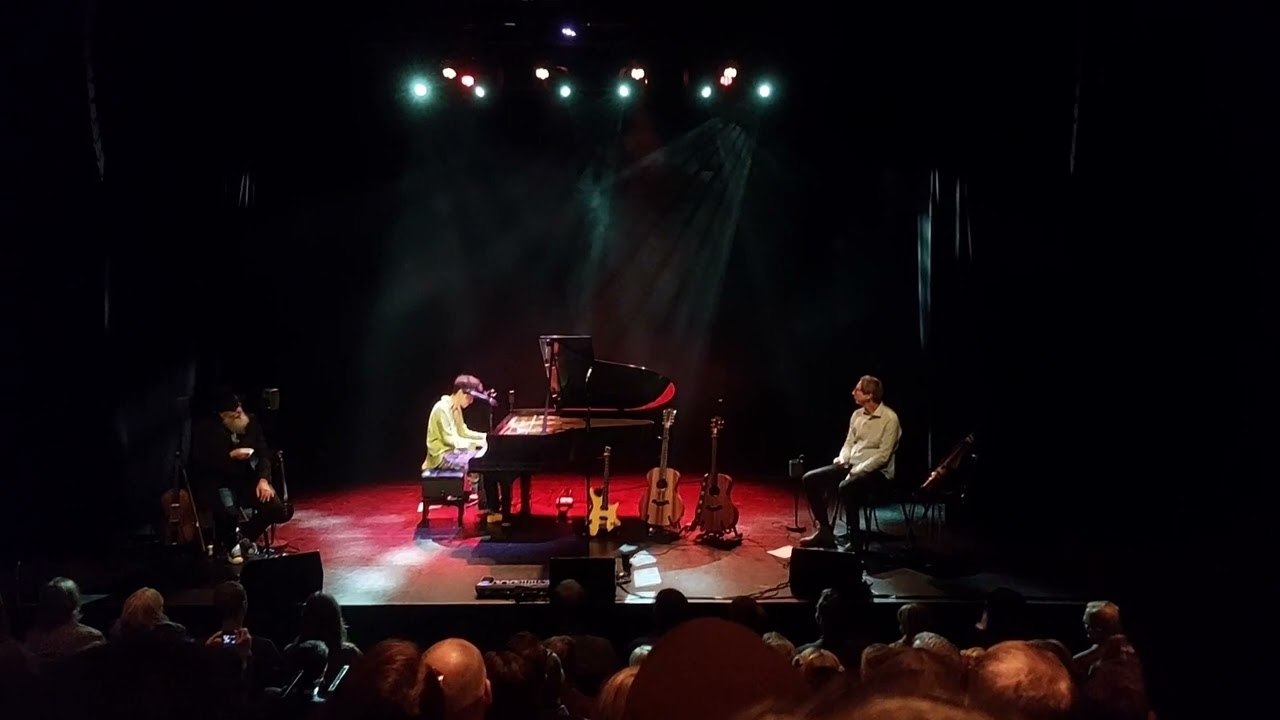 Clapping on 2 and 4 has never been this hard... w/ Jacob Collier