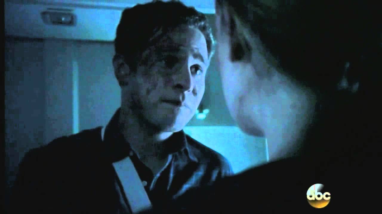 Agents of SHIELD Fitz and Simmons under water