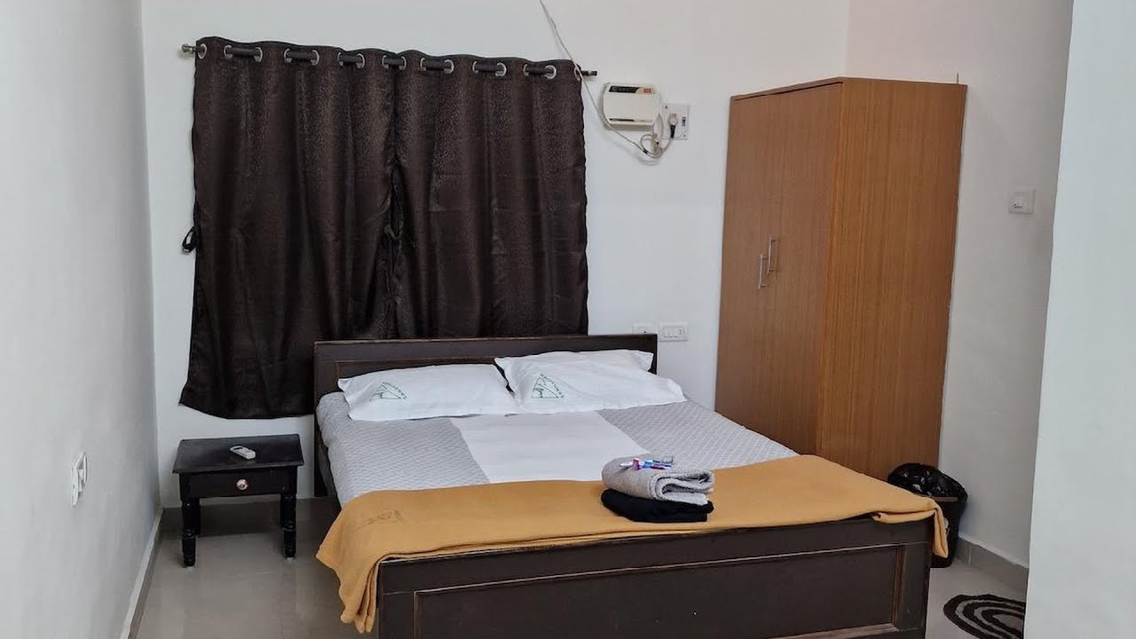 KEL5 - Spacious Renovated 1 BHK @ Kellys Kilpauk | Chennai, India | Hotel Review 🏩