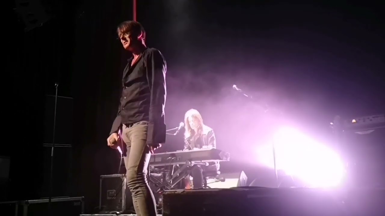 Suede - Drive Myself Home, Cologne 11.10.22