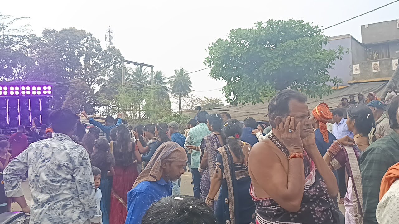 Mr Raj  is live.. Bhai ki barati 