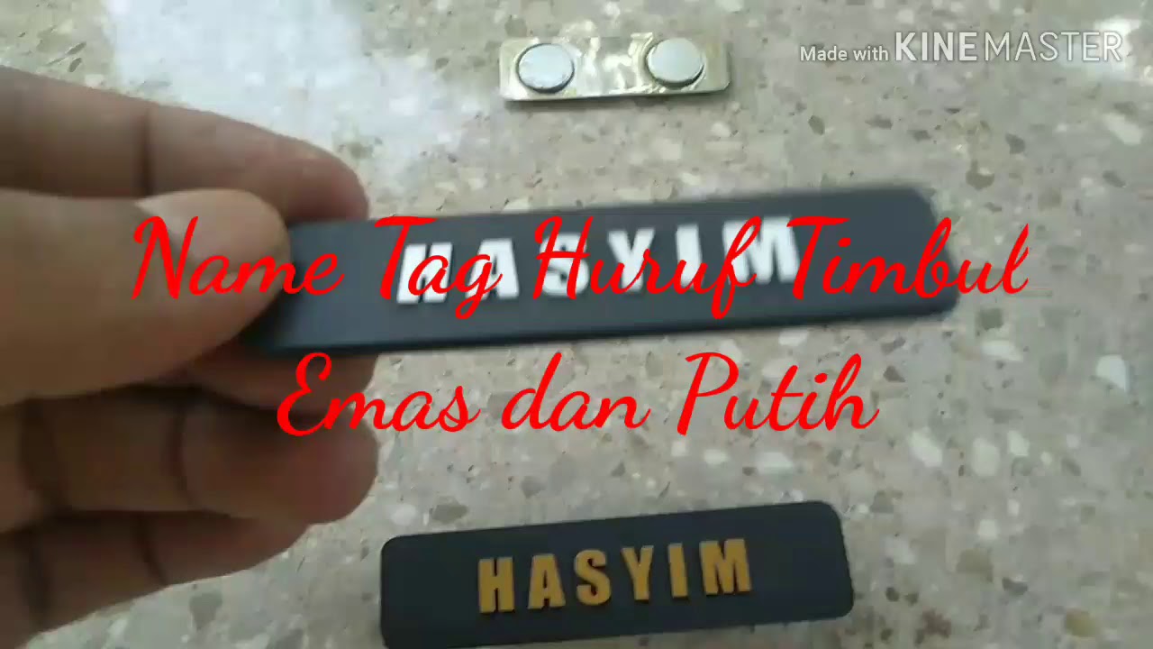 Name Tag Huruf Timbul Warna Hitam Emas dan Hitam Putih