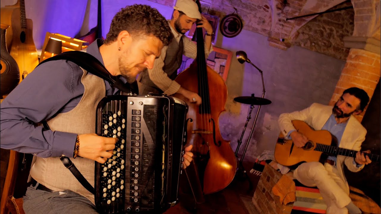 Italian Jazz Trio (LiberDjango) plays Fou Rire