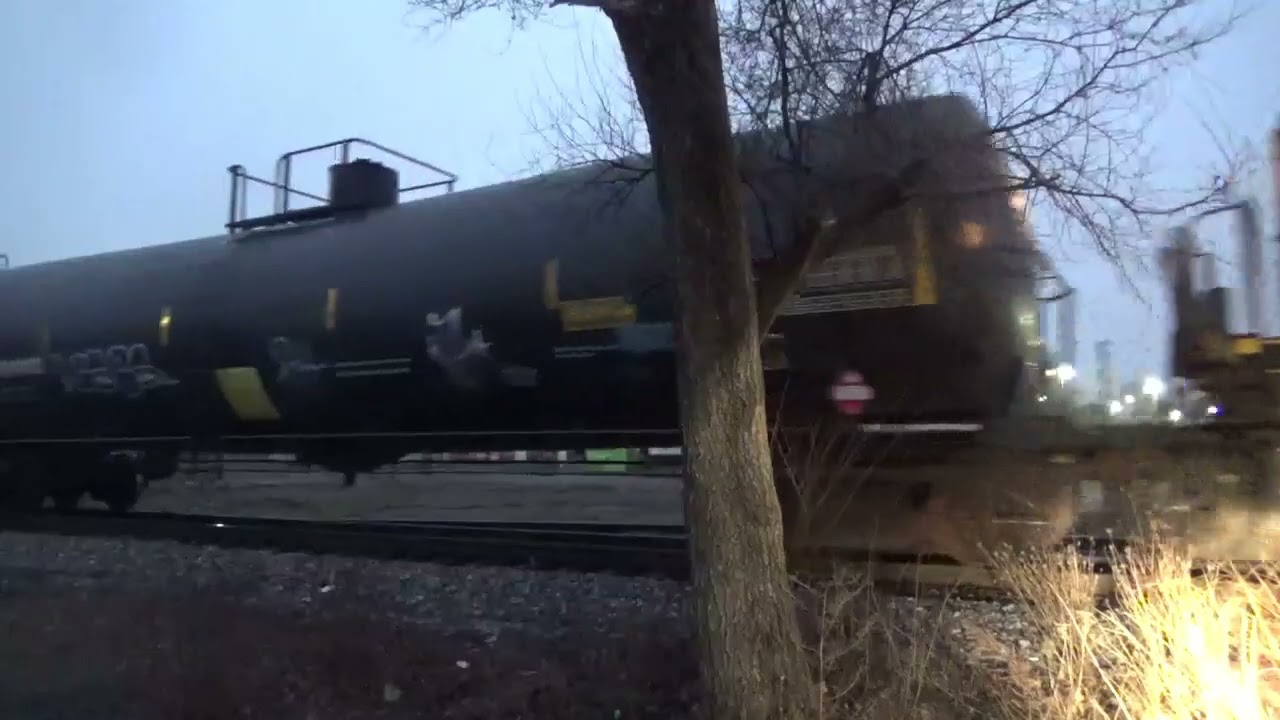 #21013 CSX M408-06 Mix freight & CSX M301-06 Loads trash
