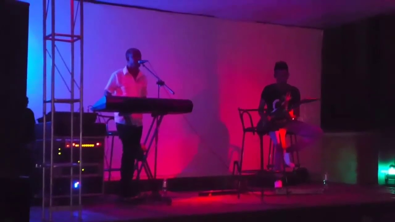 Robel Villa Live On Stage ( Tekle Tesfazgi & Tsegay Beraki Songs)
