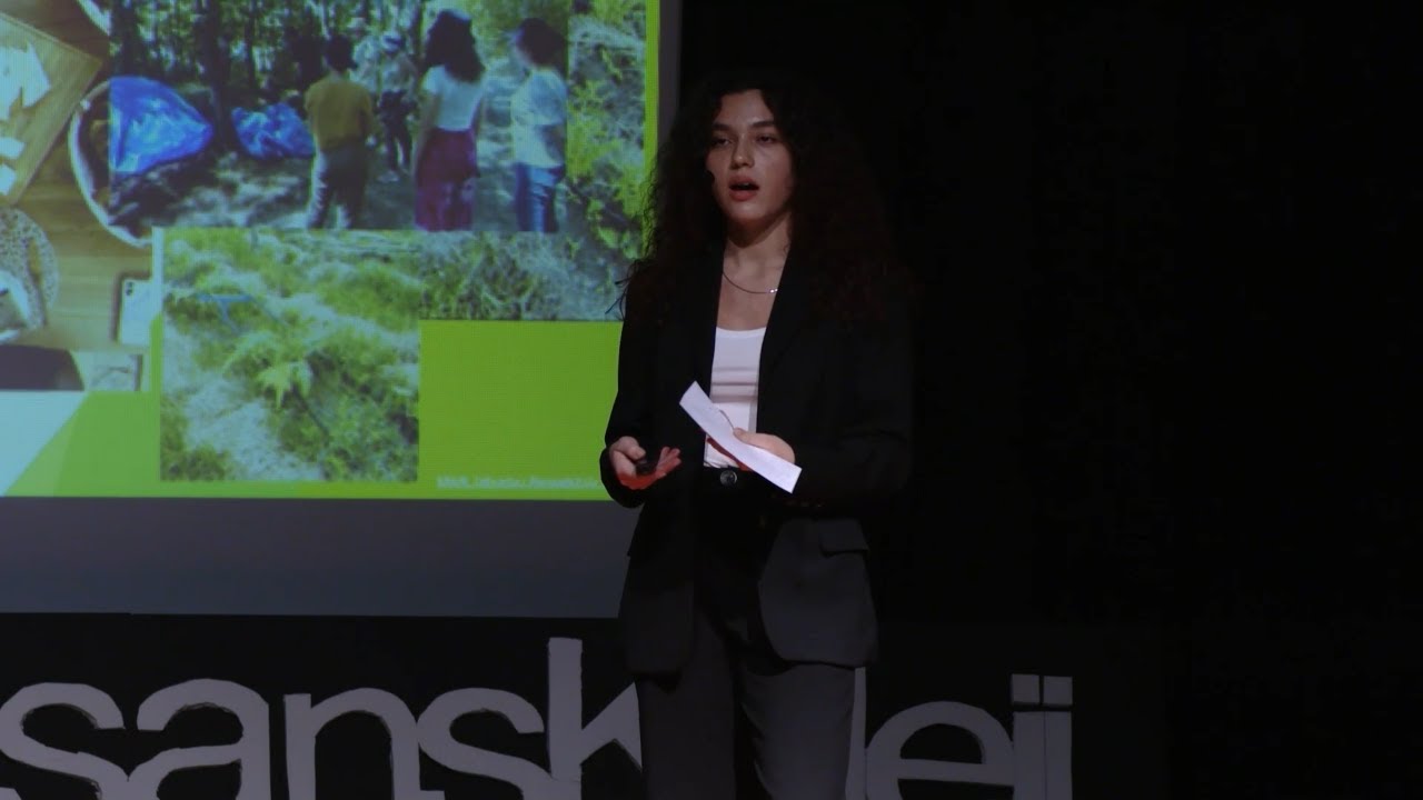 Bakmakla Görmek Arasında | Selvi Naz Sancar | TEDxYouth@RonesansKoleji