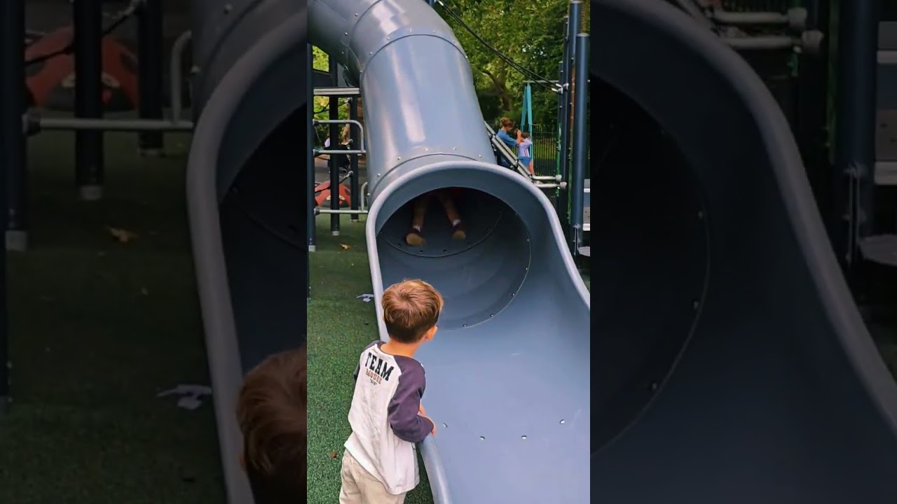 Escorrega gigante no parque infantil #crian&ccedil;as #viral #criancasfelizes