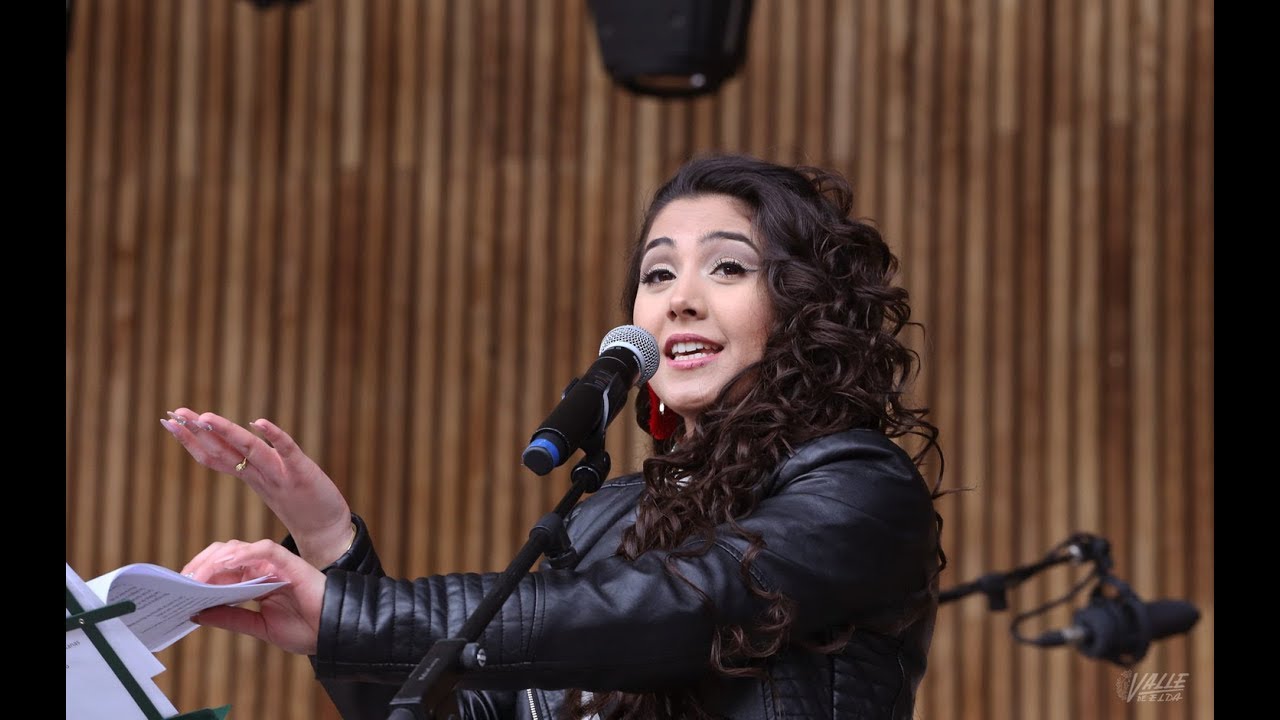 Shakira Martinez realiza su primer concierto en la Plaza Castelar de Elda