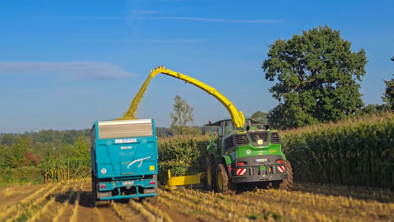 ENSILAGE de MA&Iuml;S dans le sud MANCHE avec une JOHN DEERE 9700i ! | 🌽🌽