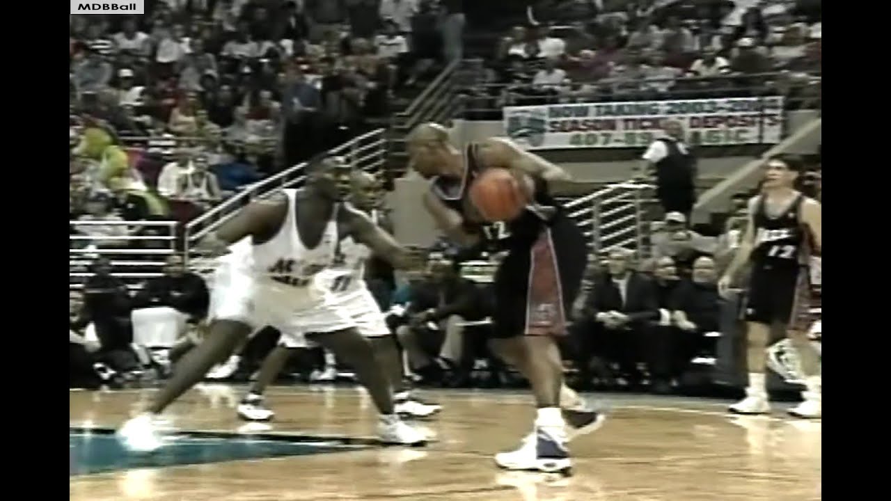 (39 Year Old) Karl Malone Drops 40p On The Magic! 2003