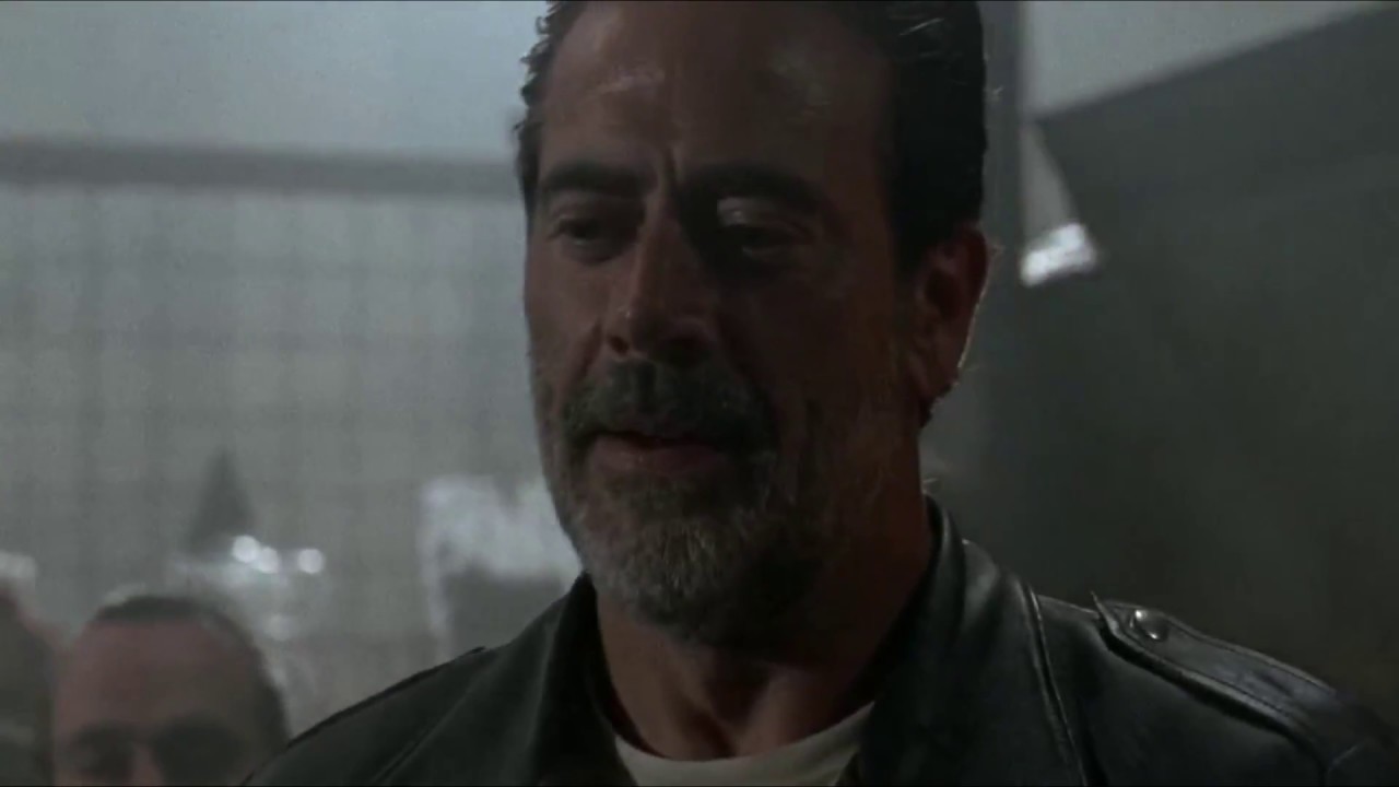 The Walking Dead - Negan punishes Mark.