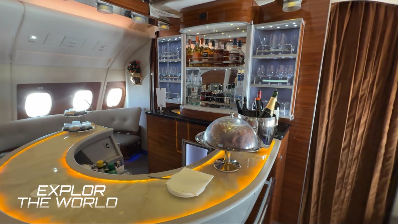 🇦🇪In Flight Lounge🍾🥂Filet Mignon! 🔥Emerates Experience🤠