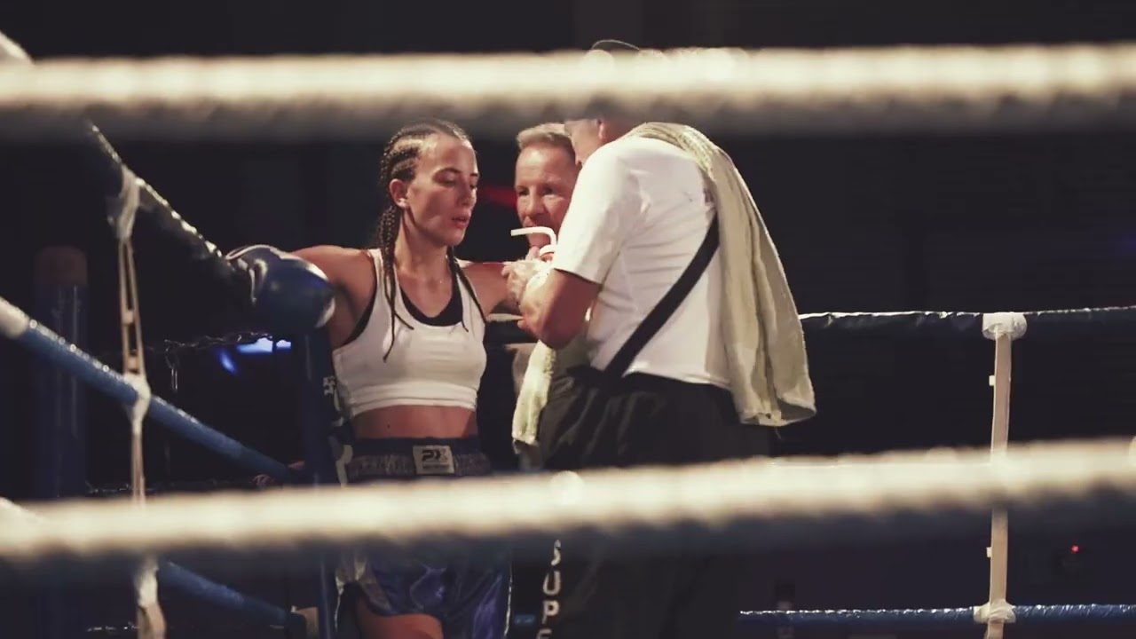 WKU Pro WM Titelfight Kickboxen Fullcontact  -58kg Nina Mack vs.  Stamatina Bairaktari