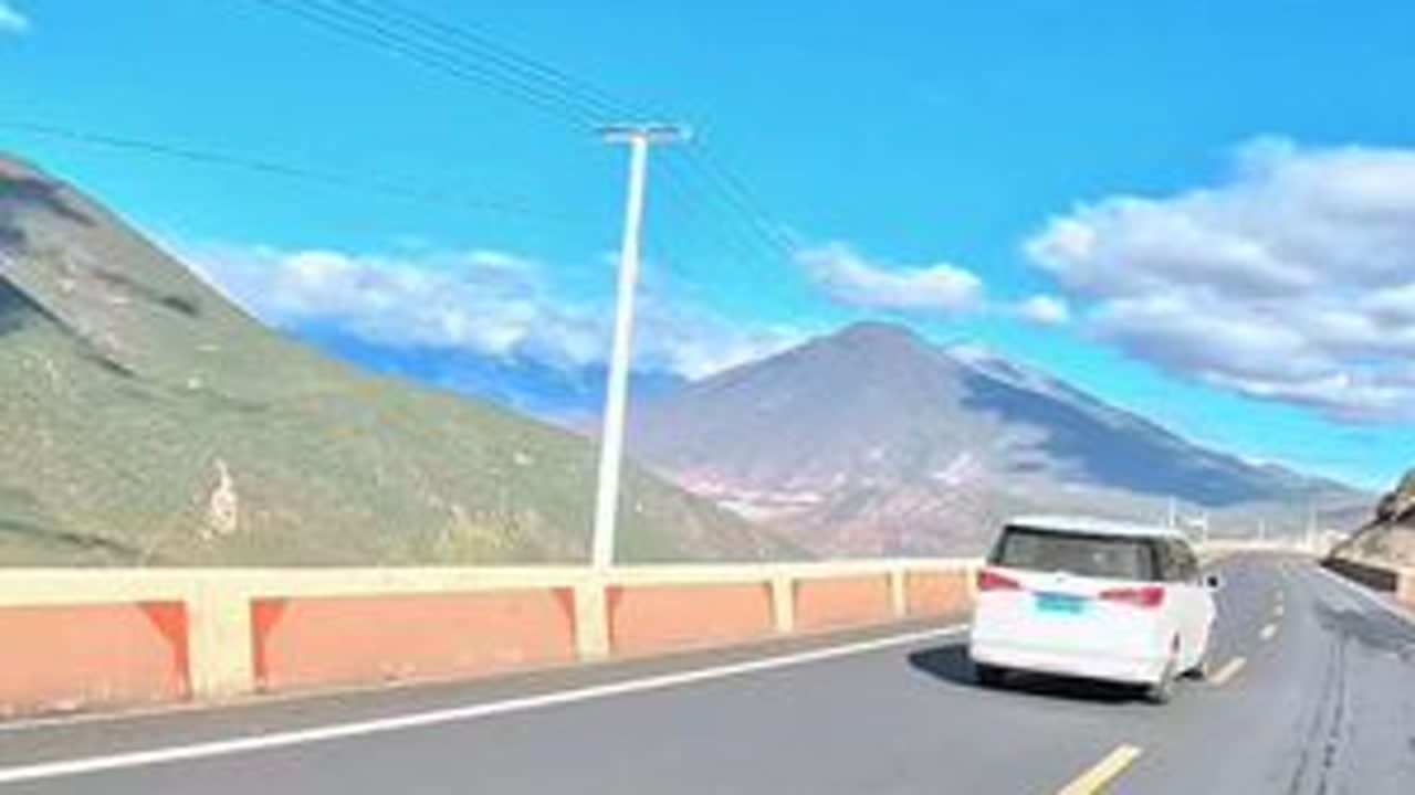 到拉萨啦！4000公里全国道无高速，耗时15天，过程非常痛苦，但是还是值得的#摩旅 #318川藏线 #最美的风景在路上而不在终点